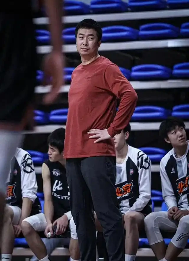 如何在篮球训练前进行有效的热敷准备_2